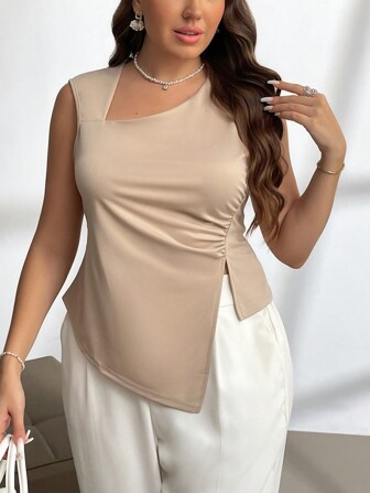 SHEIN Privé 女式大尺碼休閒優雅短袖T恤，適合日常穿著、度假和姐妹聚會。 實色杏色，小蓋袖和修身款式