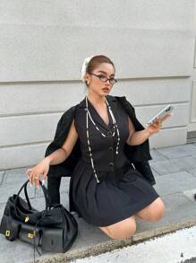 Calvaya 2pcs Plus Size Women Ensemble: Business Lapel Collar Contracted Vest + Pleated A-Line Skirt - Black - View 5