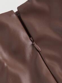 SHEIN MOD Saia Vintage de Couro Sintético Linha A Marrom Plus Size com Recorte Lateral e Recorte Metálico, Saia de Couro Sexy de Outono