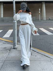 SHEIN EZwear 大码女士运动服套装，女士运动服，2 件套：蝴蝶结拼布带斜肩运动衫和阔腿裤，运动休闲装，女士秋冬装 - 黑與白 - 查看 3