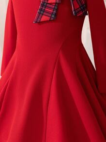 SHEIN Young Girl Solid Color Knitted Round Neck Plaid Patchwork Dress, For Christmas - Red - View 3