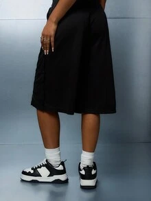 SUMWON WOMEN Quần Jort ống rộng có dây rút và chi tiết viền ống - màu đen - Xem 2