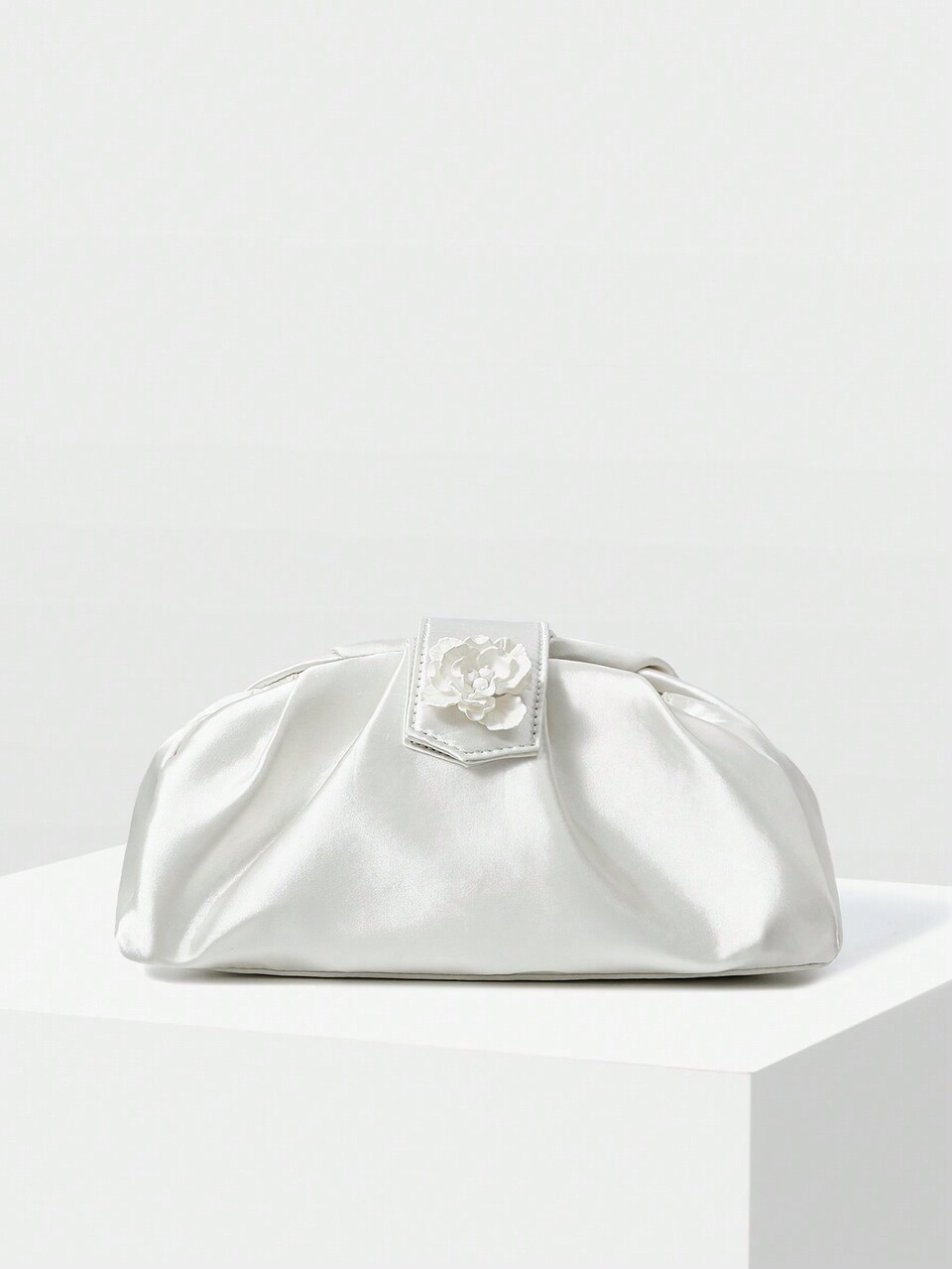 The Great Gatsby x MOTF FLOWER DECOR CLUTCH
