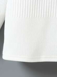 SHEIN Áo thun polo trắng cho bé trai, đa năng cho trang phục thường ngày và phong cách thể thao! Chiếc áo polo cho bé trai này mang đến sự thoải mái và thời trang cho bé yêu của bạn. - trắng - Xem 5