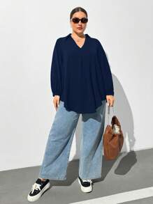 SHEIN Essnce 大码女式秋冬休闲宽松舒适 V 领深蓝色长袖衬衫、秋季女装、女式衬衫、曲线上衣、老款、黑色上衣、商务休闲女装、女士办公室装、女士服装、女士上衣、返校节、教师、工作上衣 - 藏蓝色 - 查看 4