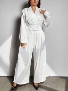 SHEIN Privé Set 2 Potong Kemeja dan Celana Model V-Neck dengan Hiasan Kancing Ukuran Besar - Putih - View 5
