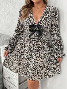 SHEIN VCAY Vestido corto casual de talla grande con cuello en V, manga larga y bloqueo de color patchwork