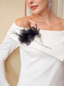 ZEYLAH Top ajusté avec col asymétrique rabattu, détail d'appliqués en maille et manches évasées - Blanc - Voir 3