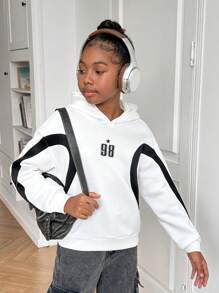 Sudadera con capucha holgada de hombros caídos con estampado empalmado para niñas preadolescentes