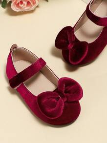 Autumn/Winter Girls Red Velvet Retro Princess Shoes, Soft Sole Baby Loafers, Fashionable New Model For Stage Performance