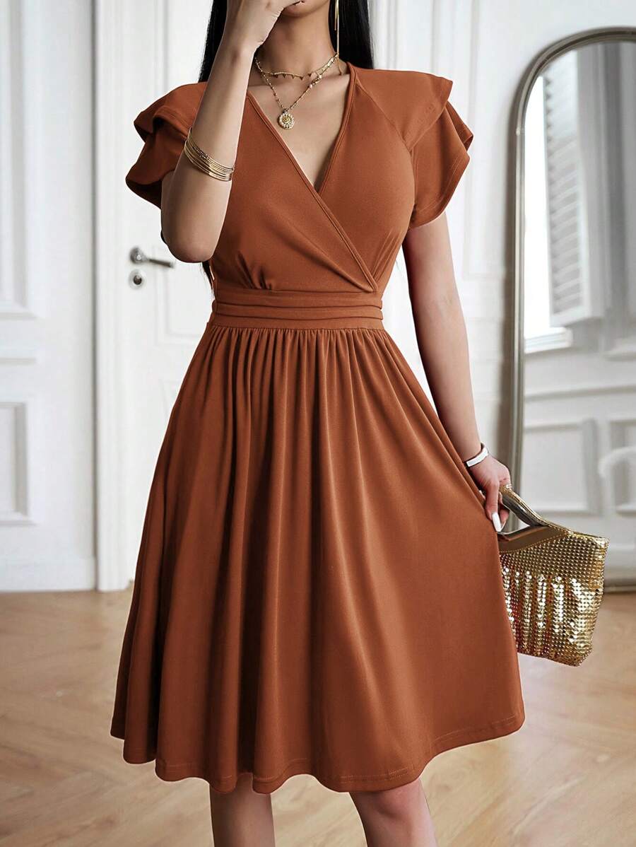 EMERY ROSE Vestido casual de unicolor con cuello en V, volantes en el bajo y cintura, para el verano - Marrón - Ver 1