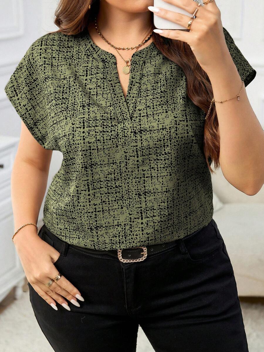 SHEIN Clasi Blusa estampada elegante y de moda para mujer talla grande, adecuada para el trabajo, atuendo de profesora, para el verano - Verde militar - Ver 1