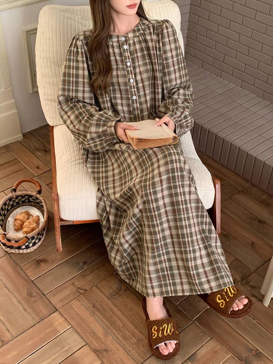 DAZY Váy ngủ pijama kẻ caro nhún nửa khóa kéo rộng rãi - Màu Khaki - Xem 1