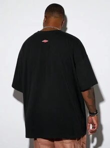 Manfinity VCAY Plus Size Men Loose Round Neck Short Sleeve Madonna Letter Graphic T-Shirt, Urban Street Wear - Black - View 2