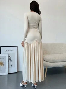 Aloruh 2 件套杏色圆领修身 T 恤 + 褶皱喇叭裙套装，百搭秋冬装 - 米色 - 查看 2