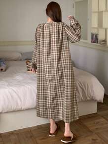 DAZY Váy ngủ pijama kẻ caro nhún nửa khóa kéo rộng rãi - Màu Khaki - Xem 2