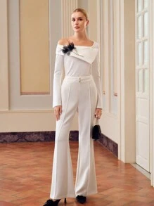 ZEYLAH Top ajusté avec col asymétrique rabattu, détail d'appliqués en maille et manches évasées - Blanc - Voir 4