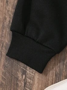 Family Matching Halloween: Women's Casual Loose Fit Long Sleeve Sweatshirt With Monster Mom Text And Bat Pattern Print Pullover Fall Sweatshirt - Black - View 5