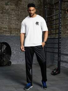 Manfinity Sport Corelite 男友风男士圆领字母印花短袖运动T恤，健身肌肉男友风男士趣味T恤 - 白色 - 查看 2