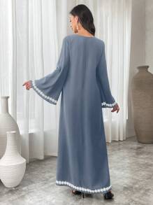 Al Najma 女士拼布缎带喇叭袖长款宽松土耳其连衣裙、卡夫坦和贾拉比亚长袍端庄连衣裙阿拉伯连衣裙 - 藍色 - 查看 3