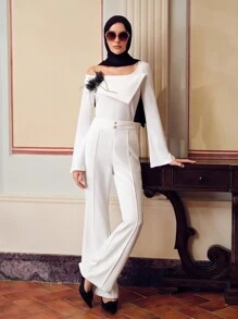 ZEYLAH Top ajusté avec col asymétrique rabattu, détail d'appliqués en maille et manches évasées - Blanc - Voir 7