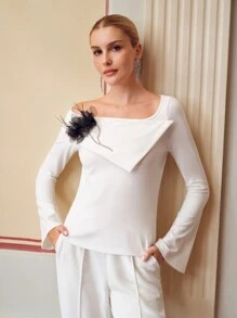 ZEYLAH Top ajusté avec col asymétrique rabattu, détail d'appliqués en maille et manches évasées - Blanc - Voir 6