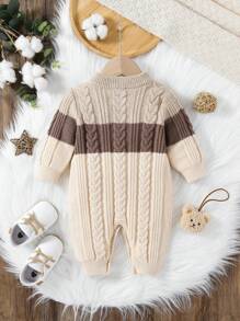 SHEIN Bộ áo liền quần len dệt kim cho bé trai, cổ tròn, tay dài, thoải mái và ấm áp, thích hợp mặc thường ngày, phối màu thời trang cho mùa thu/đông. - Nhiều màu - Xem 2