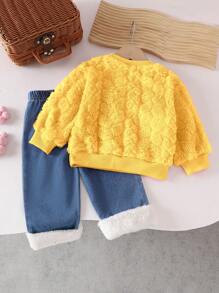 SHEIN Playful Pals 女婴粉色花朵长袖上衣和心形毛绒牛仔裤 2 件套服装，秋冬 - 黃色 - 查看 2