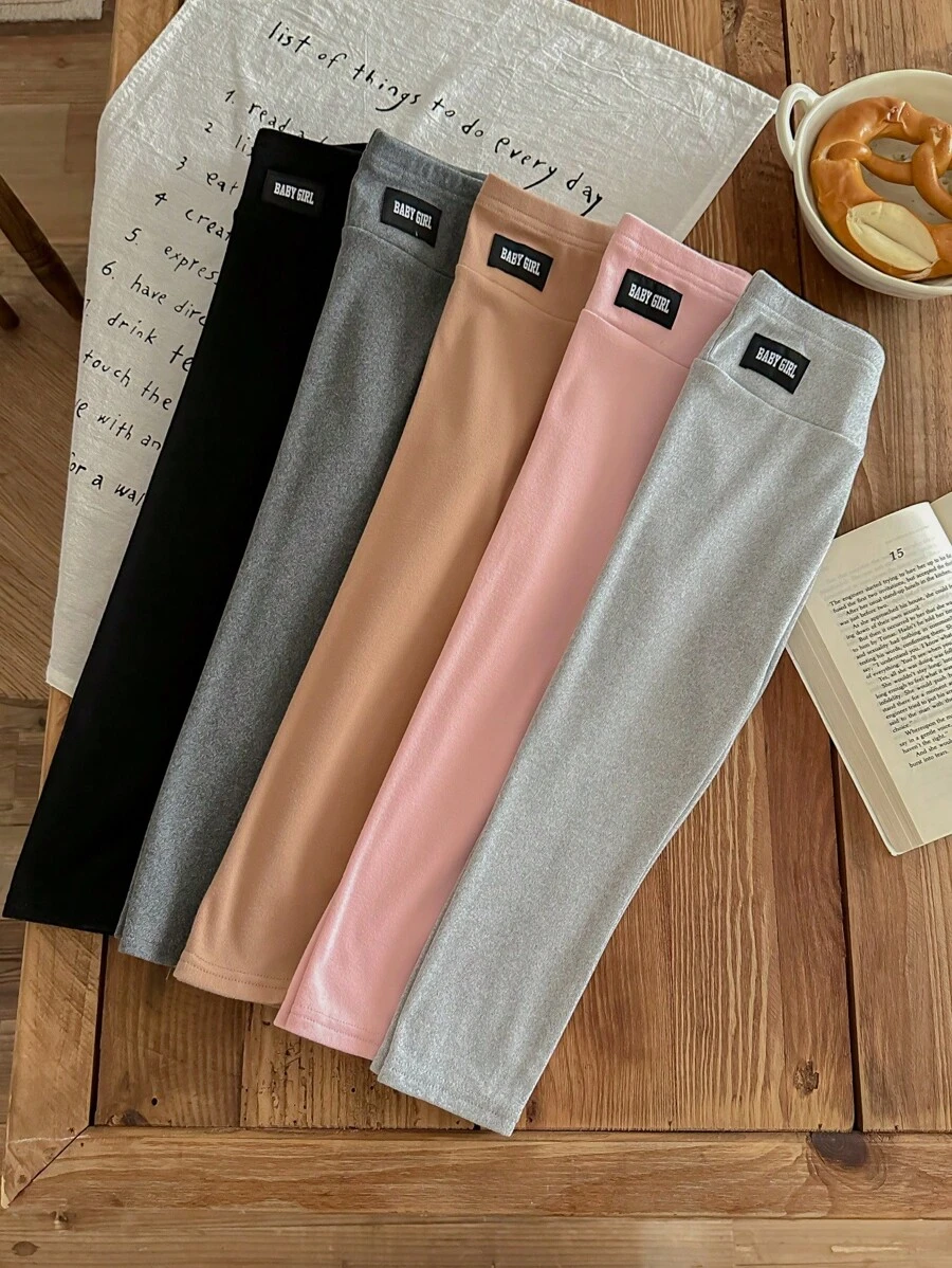 SHEIN LMoss Kids 年轻女孩买 1 送 4 5 件套女孩纯色修身字母印花打底裤,非常适合圣诞节休闲日常穿着和学校穿着,女孩冬装,圣诞服装,派对服装,日常穿着学校日常,生日服装,公主服装,妈妈和女儿和姐妹搭配 - 彩色 - 查看 1