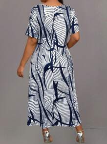 EMERY ROSE Plus Size Round Neck Short Sleeve All-Over Print Long Casual Dress Women Outfit, For Summer - Navy Blue - View 2