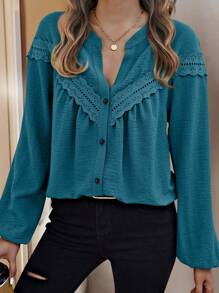 SHEIN LUNE 纯色蕾丝拼布 V 领前扣长袖衬衫 - 水鴨藍 - 查看 1