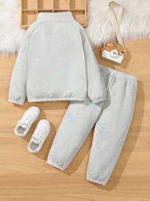Set de 2 piezas Estilo escolar casual para niño pequeño Cómodo y de moda Conjunto de sudadera de forro polar y pantalones, talla grande abrigo acolchado - Esenciales: sudaderas con capucha, pantalones de chándal, sudaderas oversize, sudadera gris, conjuntos de sudaderas para niños pequeños, adecuado para diario, escuela, viajes, deportes en otoño/invierno