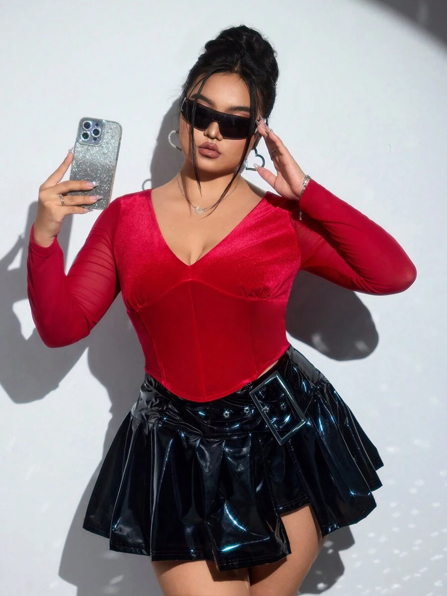 SHEIN ICON Plus Size Women Icon Christmas Red Velvet V-Neck Bodycon T-Shirt - Red - View 1