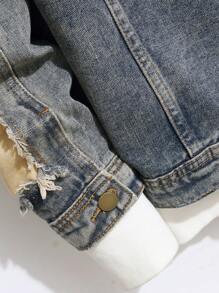 Manfinity LEGND 男士前扣复古长袖口袋拼色休闲牛仔夹克，适合朋友外出 - 淺色水洗藍 - 查看 4