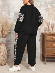 EMERY ROSE 2 件大码休闲豹纹落肩宽松运动衫和侧袋运动裤套装，春/秋 - 白色 - 查看 3