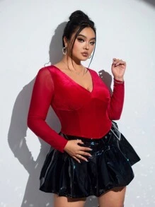 SHEIN ICON Plus Size Women Icon Christmas Red Velvet V-Neck Bodycon T-Shirt - Red - View 2