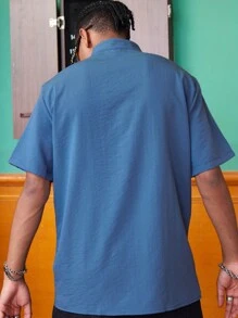 Manfinity Dauomo 男士纯色短袖立领衬衫，休闲纽扣衬衫，适合夏季日常穿着和度假 - 藏蓝色 - 查看 2