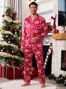 Manfinity CoupledUp Conjunto de pijama de camisa y pantalones de seda sintética con diseño de copos de nieve y ambiente navideño rojo a juego para parejas, ropa de otoño e invierno