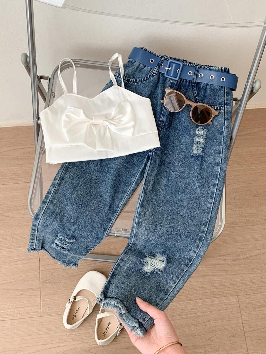 SHEIN 2入組年輕女孩休閒甜美白色蝴蝶結背心和破洞腰帶牛仔褲套裝