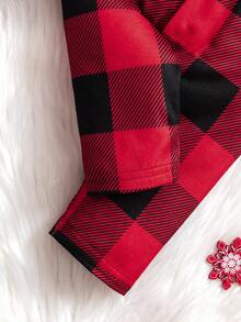 2 件装女婴圣诞 2024 图案口号印花长袖 T 恤和格子裤休闲装 - 紅色 - 查看 5