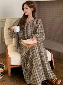 DAZY Váy ngủ pijama kẻ caro nhún nửa khóa kéo rộng rãi - Màu Khaki - Xem 5