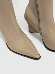 CUCCOO SZL Botas altas de fiesta/escenario de diseño hollow-out, sexy y elegante, con tacón ancho de puntera afilada