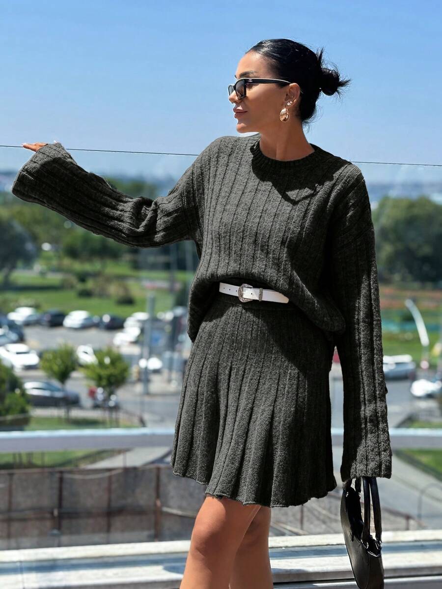 SHEIN Cottnline Pleated Skirt And Rib Pattern Sweater 2 Pcs Set - Black - View 1