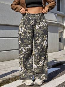 SHEIN EZwear 大码花卉印花贴袋宽松直筒休闲牛仔裤 - 橄欖綠 - 查看 1