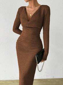 Chiquease 女士优雅绿色垂领长袖纹理修身褶皱性感中长连衣裙，秋冬长款女装 - 棕色 - 查看 3