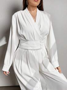 SHEIN Privé Set 2 Potong Kemeja dan Celana Model V-Neck dengan Hiasan Kancing Ukuran Besar - Putih - View 3