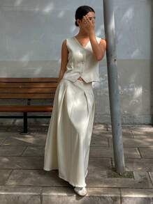 DAZY 2 件套女士休闲纯色背心夹克和长款百褶裙套装