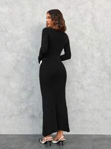 SHEIN SXY Elegantes schwarz-weißes Farbblock 3D Blumen Maxikleid-Pullover für Frauen - Schwarz und Weiss - Übersicht 2