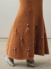 Anewsta 高领羽毛和水钻装饰闪光毛绒长款紧身毛衣连衣裙 - 黃色 - 查看 2