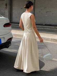 DAZY 2 件套女士休闲纯色背心夹克和长款百褶裙套装